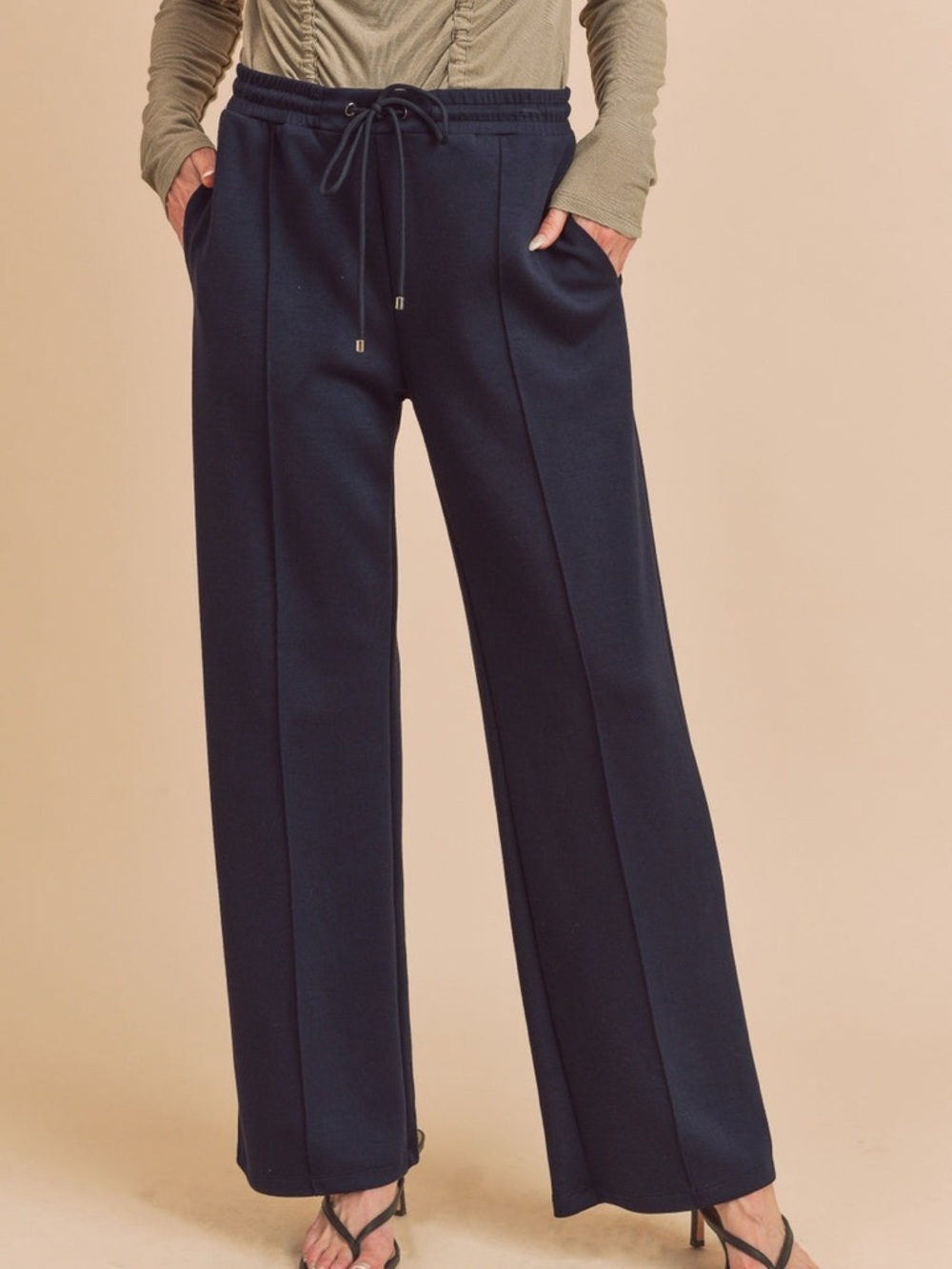 NWT AEMI & Co Straight-Leg Pintuck Drawstring Pants in Navy